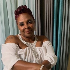 Meet your Posher, Yolanda